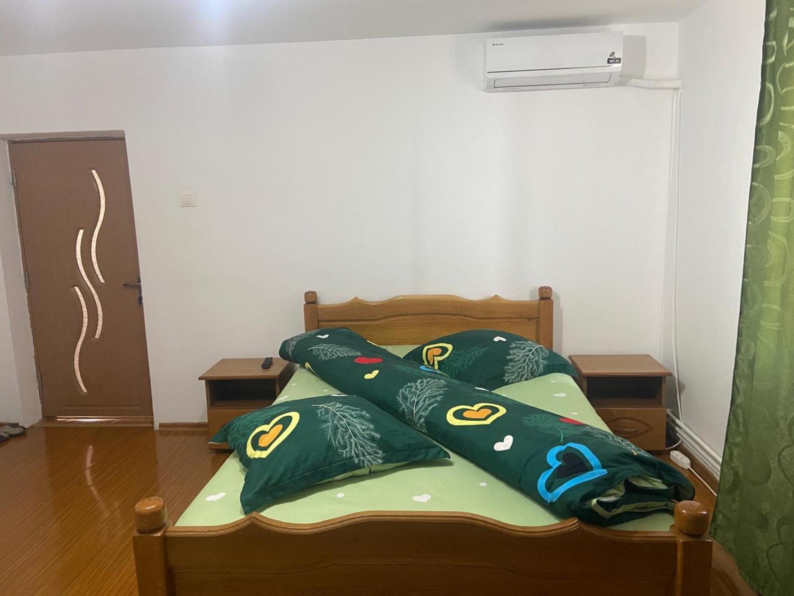 Pensiunea Casa Deny Novaci-Străini Buitenkant foto